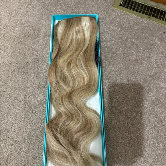 HALO COUTURE HAIR EXTENSIONS - Picture 7 of 8